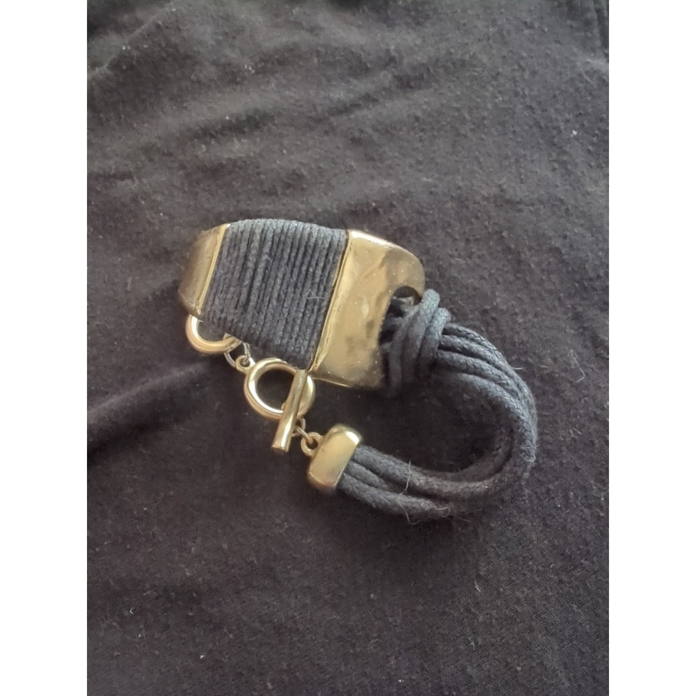 Vintage‎ Gold Toned and Black Tones Wrap Bracelet Costume Jewelry